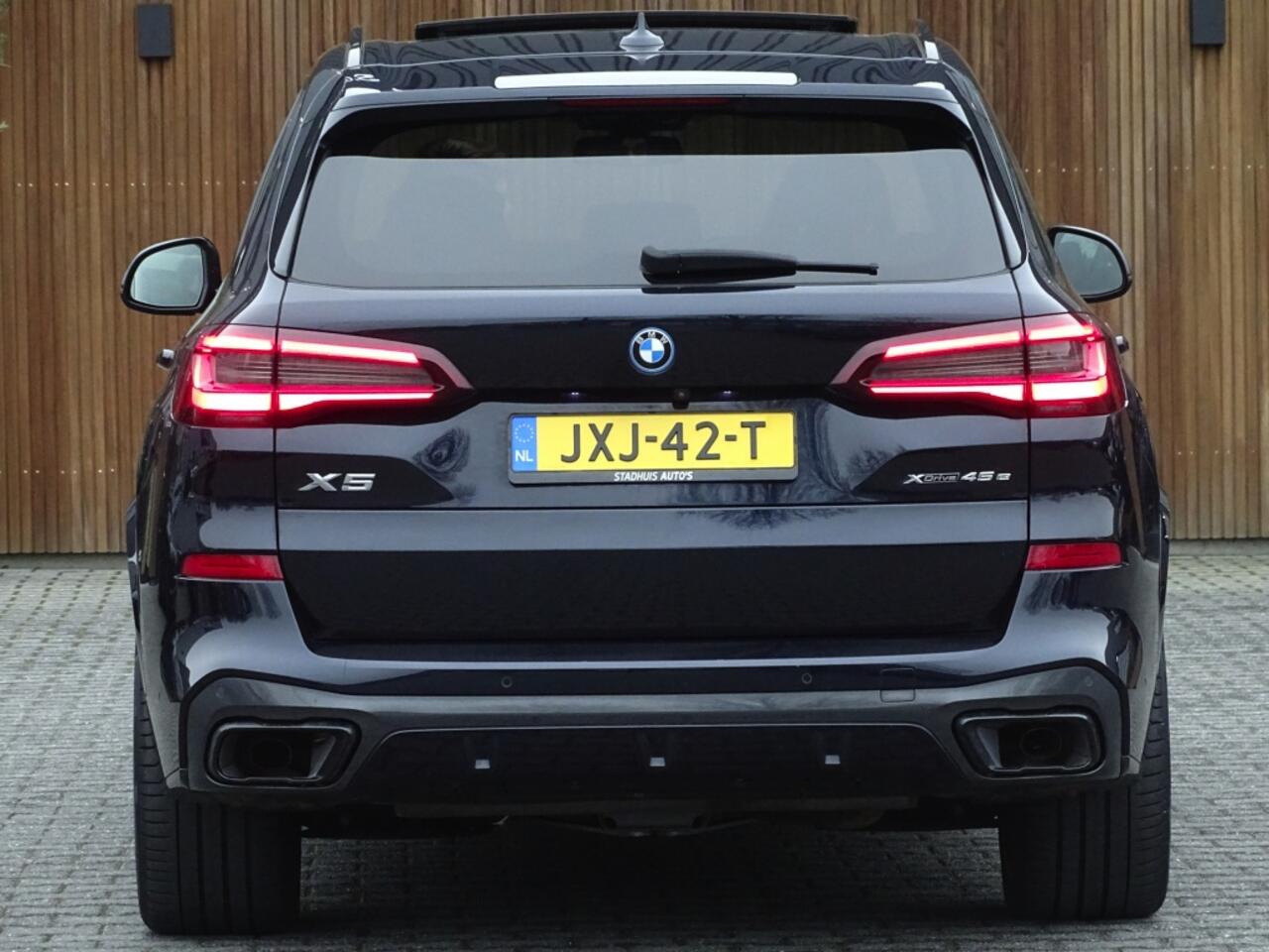 BMW X5 45e 394PK X-drive M-Sport / skylounge / carbon / laser / 360°