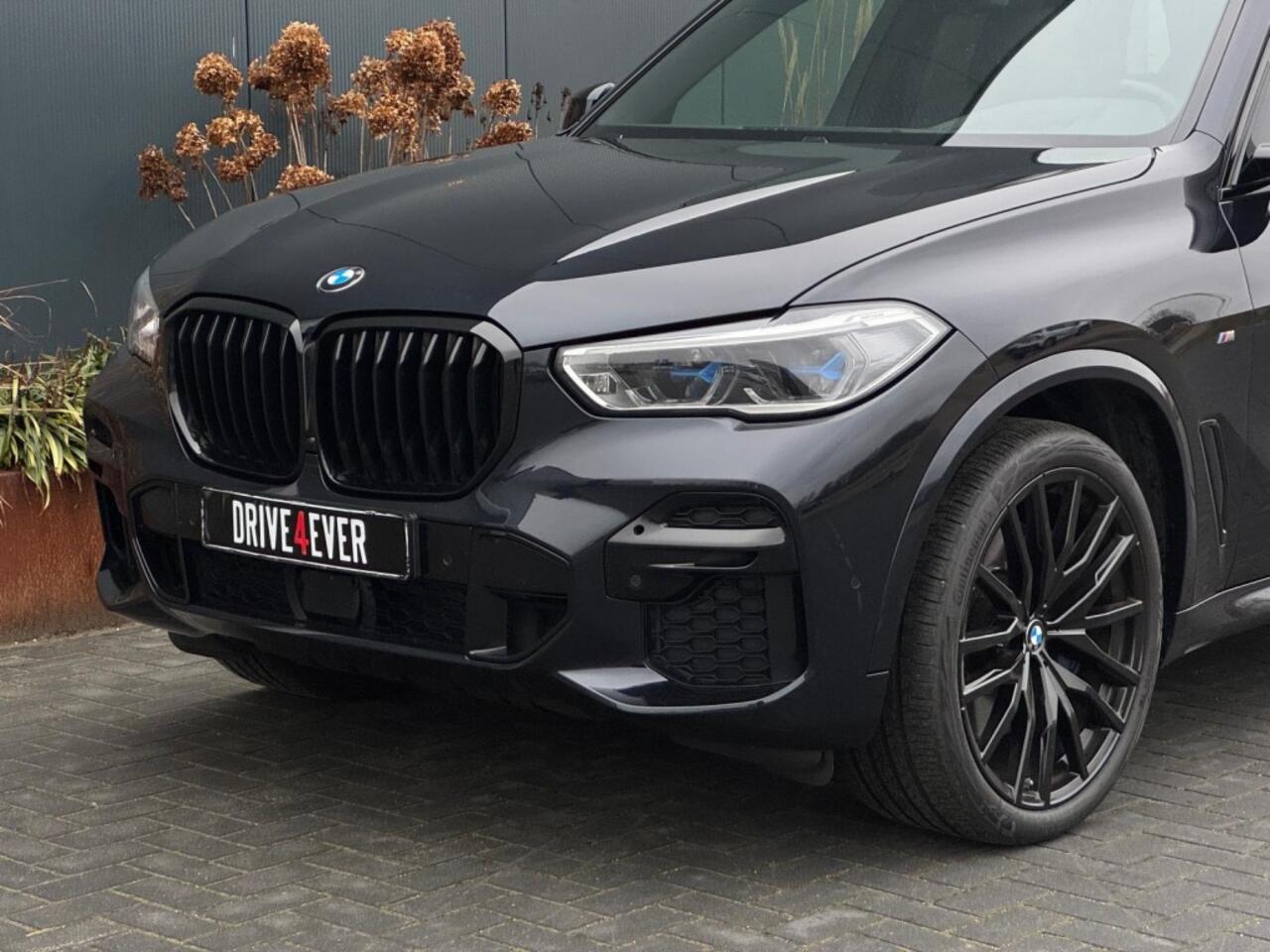 BMW X5 xDrive40d M PACK PANO KUIPSTOELEN LEDER LED NAVI CAMERA