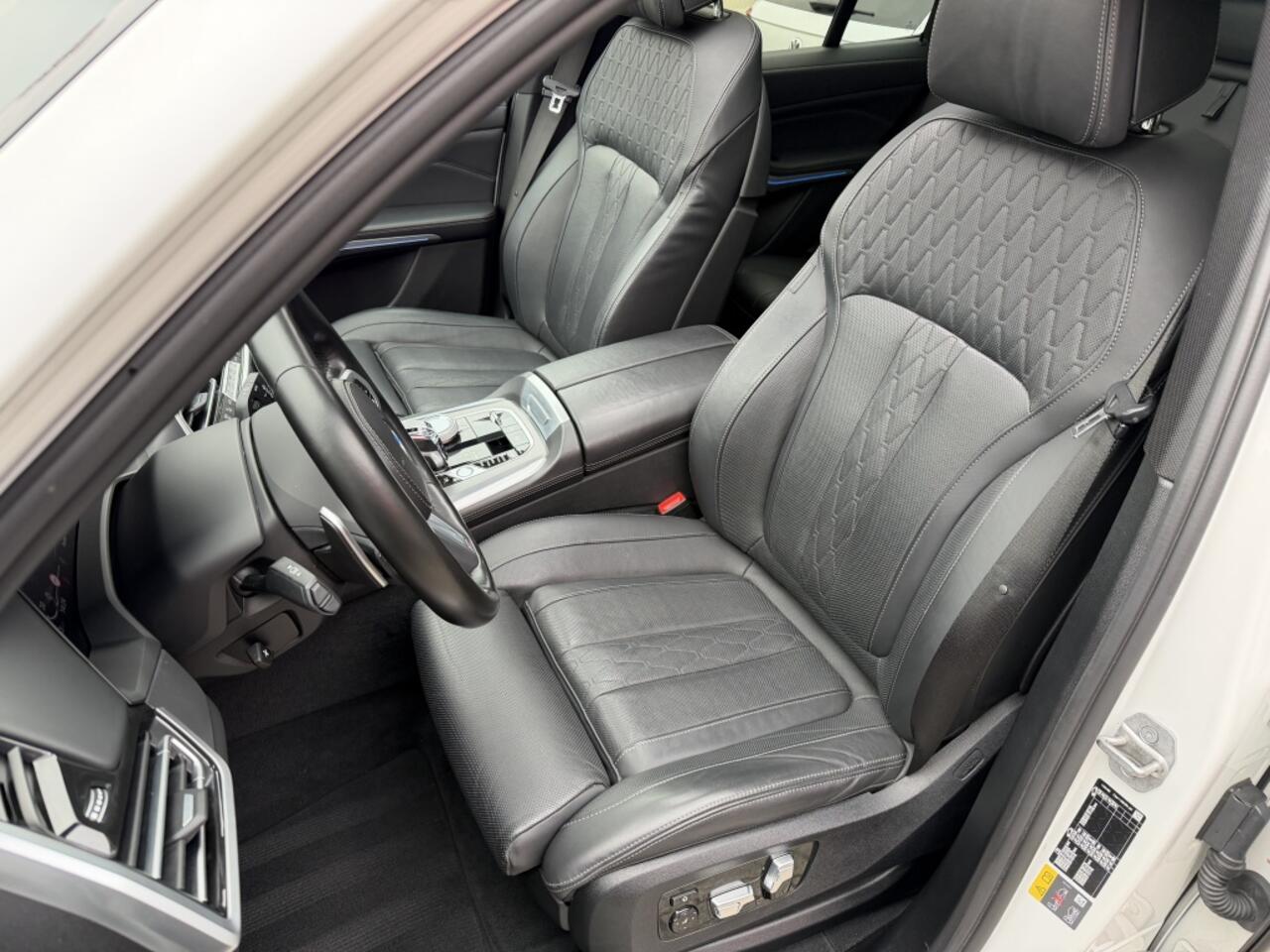 BMW X5 xDrive45e M-Sport Pano Trekhaak Stoelk. Softcl. Swarovski