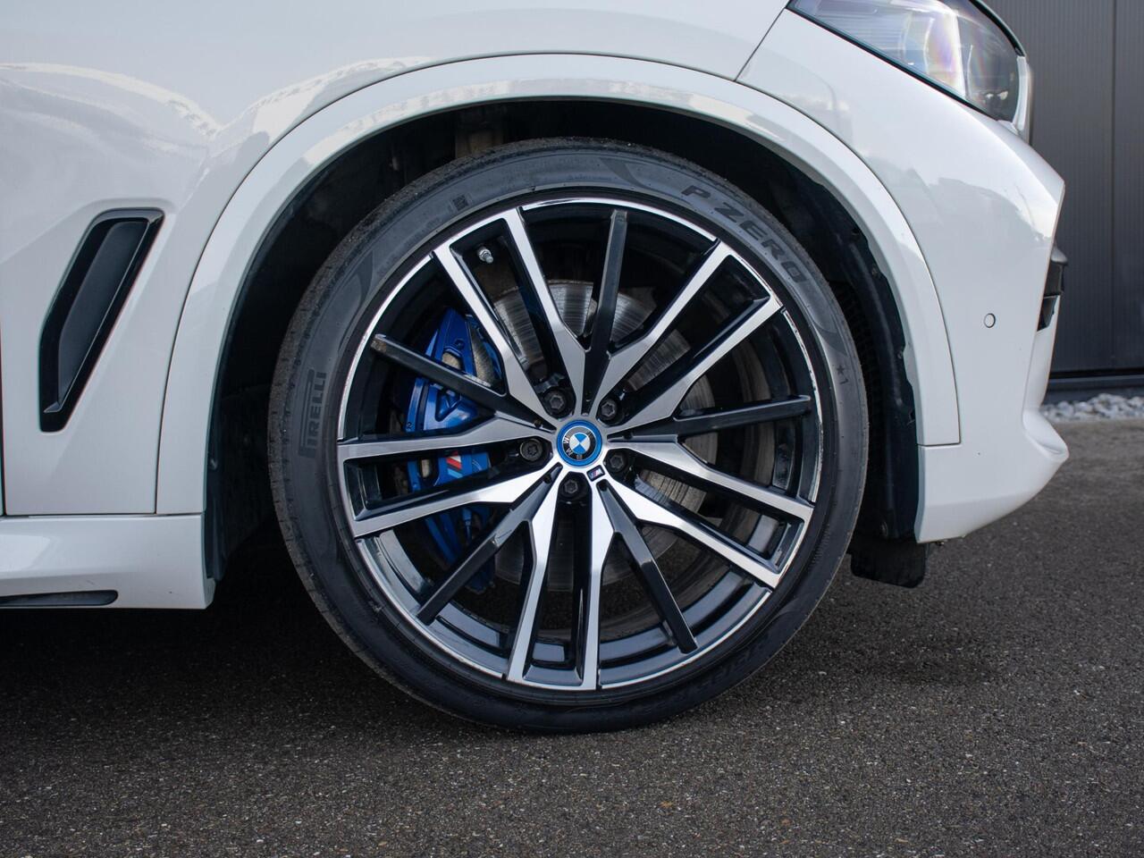 BMW X5 xDrive45e High Executive | M-Sport | Pano | 22" | 4-Wielsturing | Softclose | Trekhaak | Adaptive cruise | Head-Up | Laser |