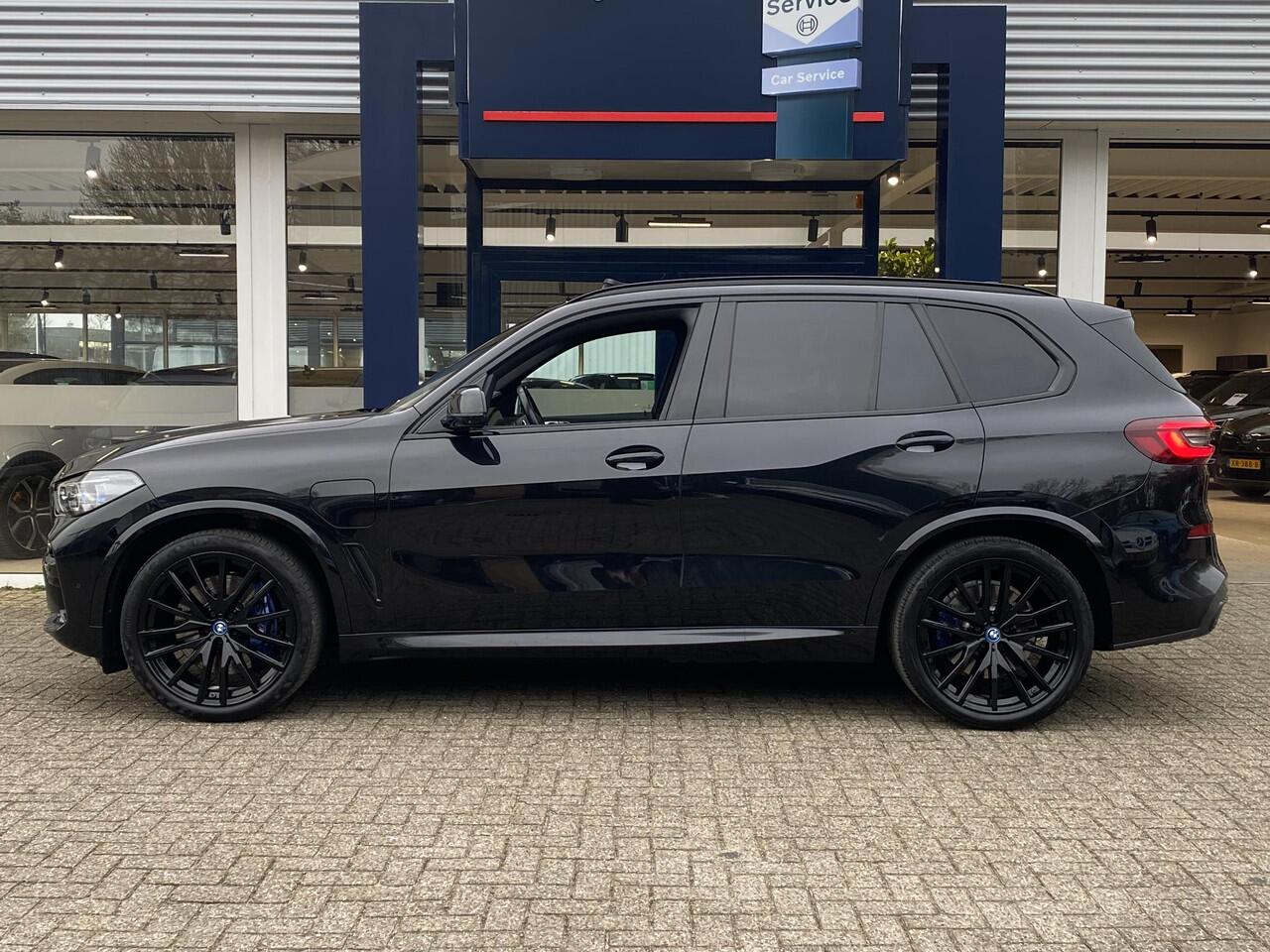 BMW X5 xDrive45e High Executive / Automaat / NL-Auto / 1e-Eigenaar / BTW verrekenbaar / Dealer-Onderhouden / M-Pakket / Shadow-Line / Vol-Leder / Head-Up Display / Laser-LED lichten / Luchtvering / Open-Panodak / Adaptieve Cruise-Control met Stop&Go en Stuurhulp
