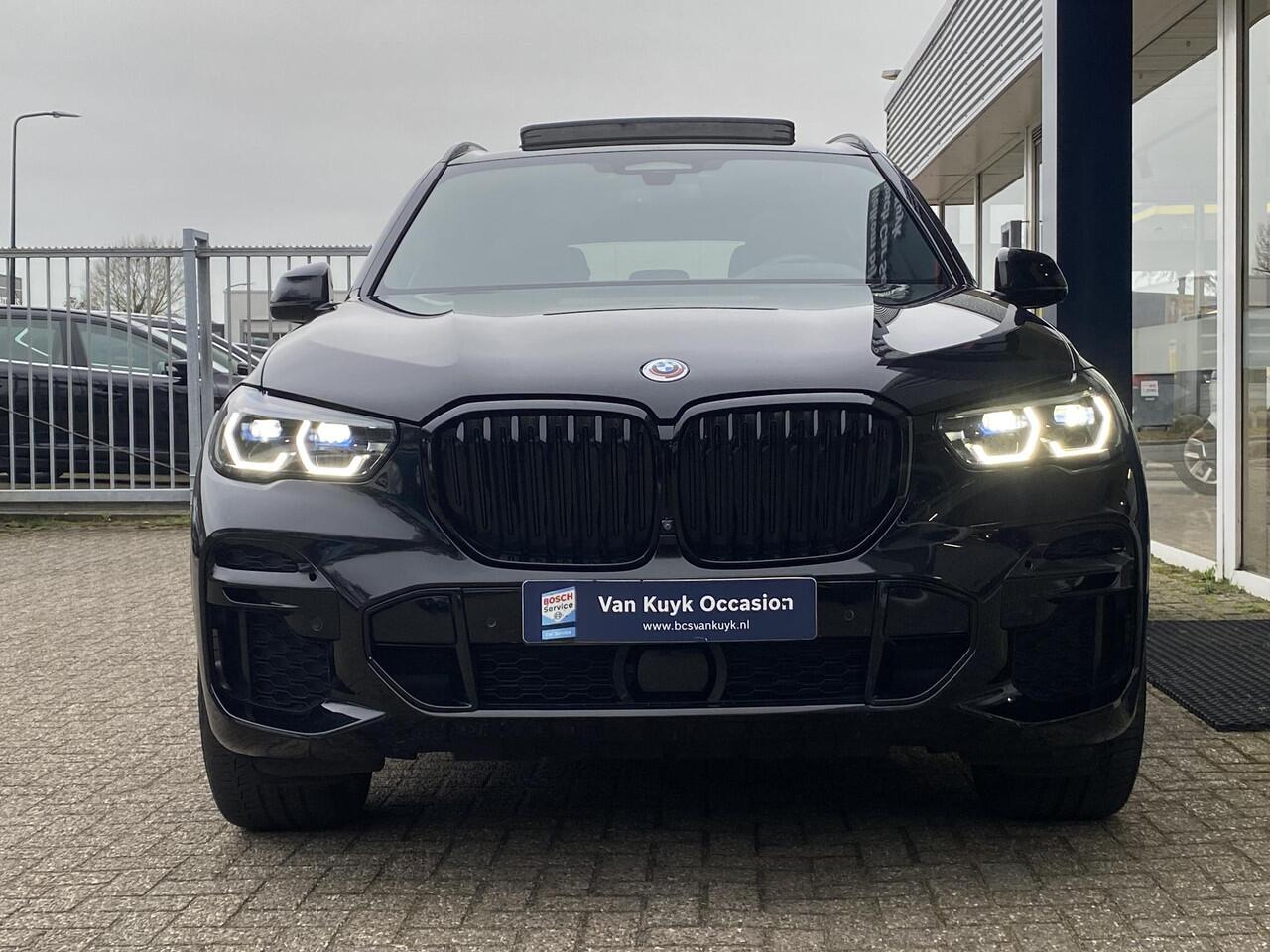 BMW X5 xDrive45e High Executive / Automaat / NL-Auto / 1e-Eigenaar / BTW verrekenbaar / Dealer-Onderhouden / M-Pakket / Shadow-Line / Vol-Leder / Head-Up Display / Laser-LED lichten / Luchtvering / Open-Panodak / Adaptieve Cruise-Control met Stop&Go en Stuurhulp
