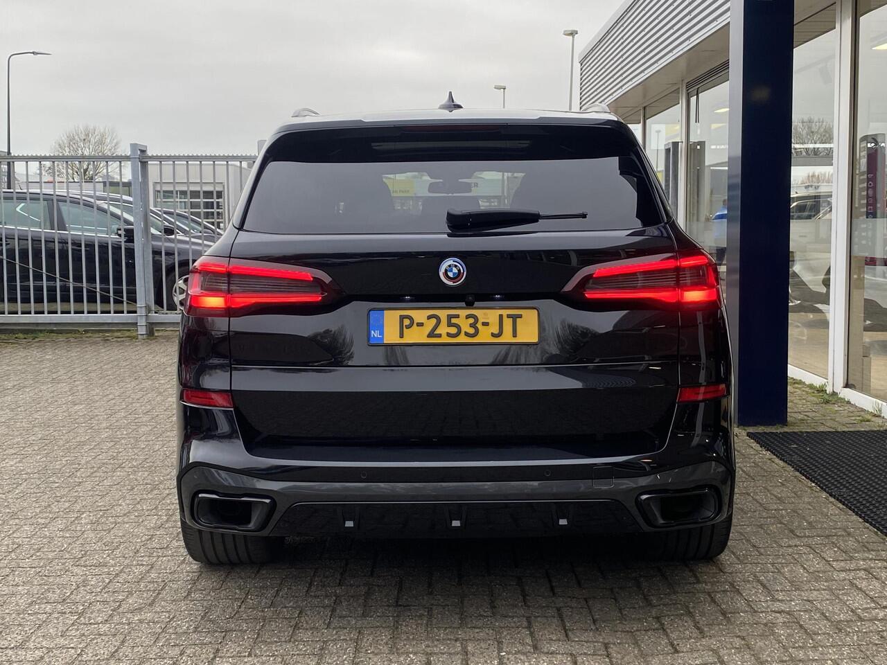 BMW X5 xDrive45e High Executive / Automaat / NL-Auto / 1e-Eigenaar / BTW verrekenbaar / Dealer-Onderhouden / M-Pakket / Shadow-Line / Vol-Leder / Head-Up Display / Laser-LED lichten / Luchtvering / Open-Panodak / Adaptieve Cruise-Control met Stop&Go en Stuurhulp