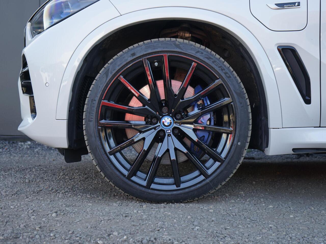 BMW X5 xDrive45e High Executive 1e Eig / Dealeronderh / Massage / Pano / achterasbesturing / Merino / Softclose / Ventilatie / 22inch / Laser / Parking prof / Driving prof
