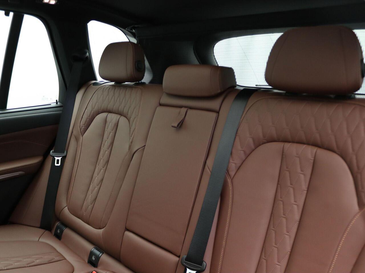 BMW X5 xDrive50e M Sportpakket | Innovation Pack | Travel Pack | Panoramadak | Driving Assistant | DAB | Harman Kardon | 21''