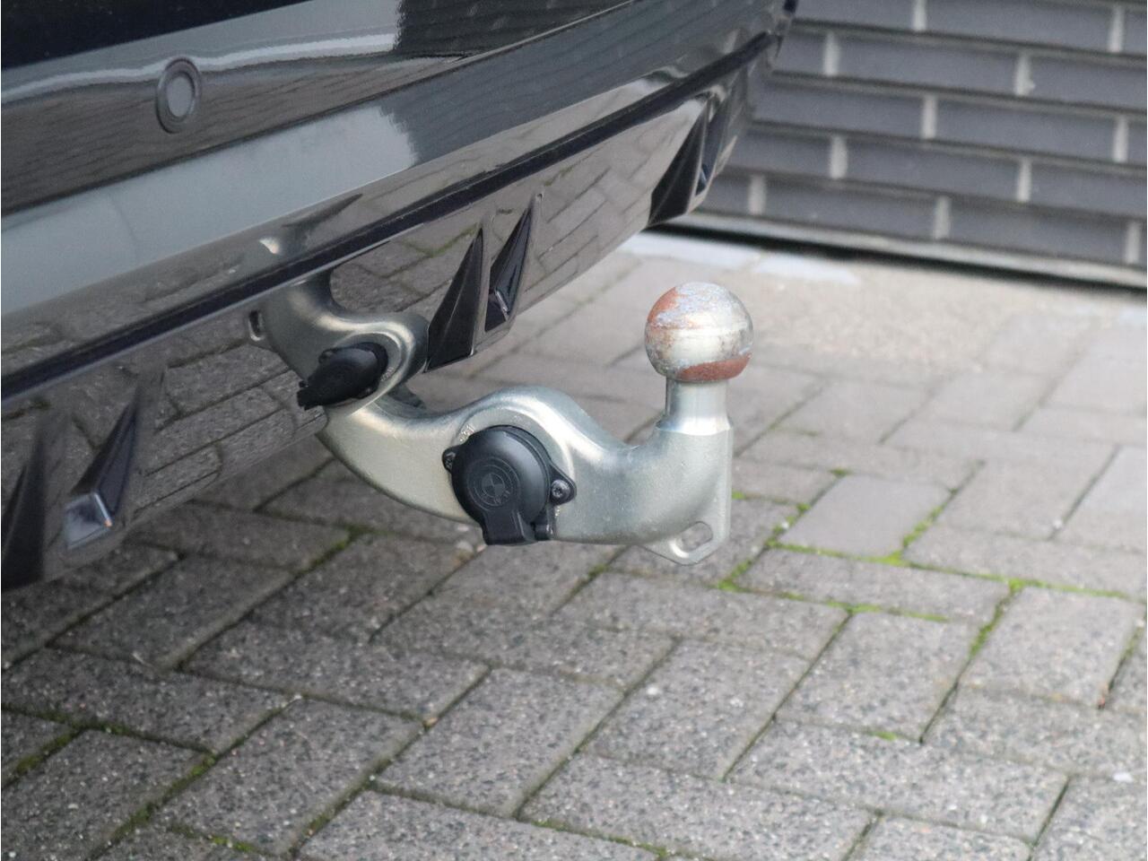 BMW X5 xDrive50e High Executive M Sport Pakket Automaat / Live Cockpit Plus / Panoramadak / Trekhaak / Luchtvering / Harman Kardon / Comfortstoelen / Warmtecomfortpakket / Sfeerverlichting / Active Protection / Shadow Line / 21 Inch