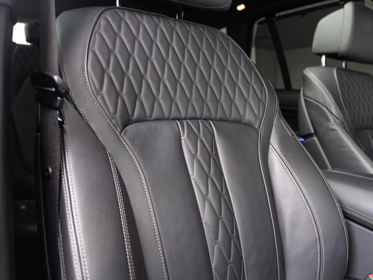 BMW X5 xDrive50e | M Sportpakket | Innovation Pack | Luchtvering | Harman Kardon | Comfort Access | Sky Lounge | Stoelverwarming | 22''