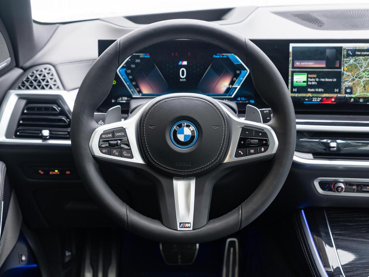 BMW X5 xDrive50e | M Sportpakket | Innovation Pack | Luchtvering | Harman Kardon | Comfort Access | Sky Lounge | Stoelverwarming | 22''