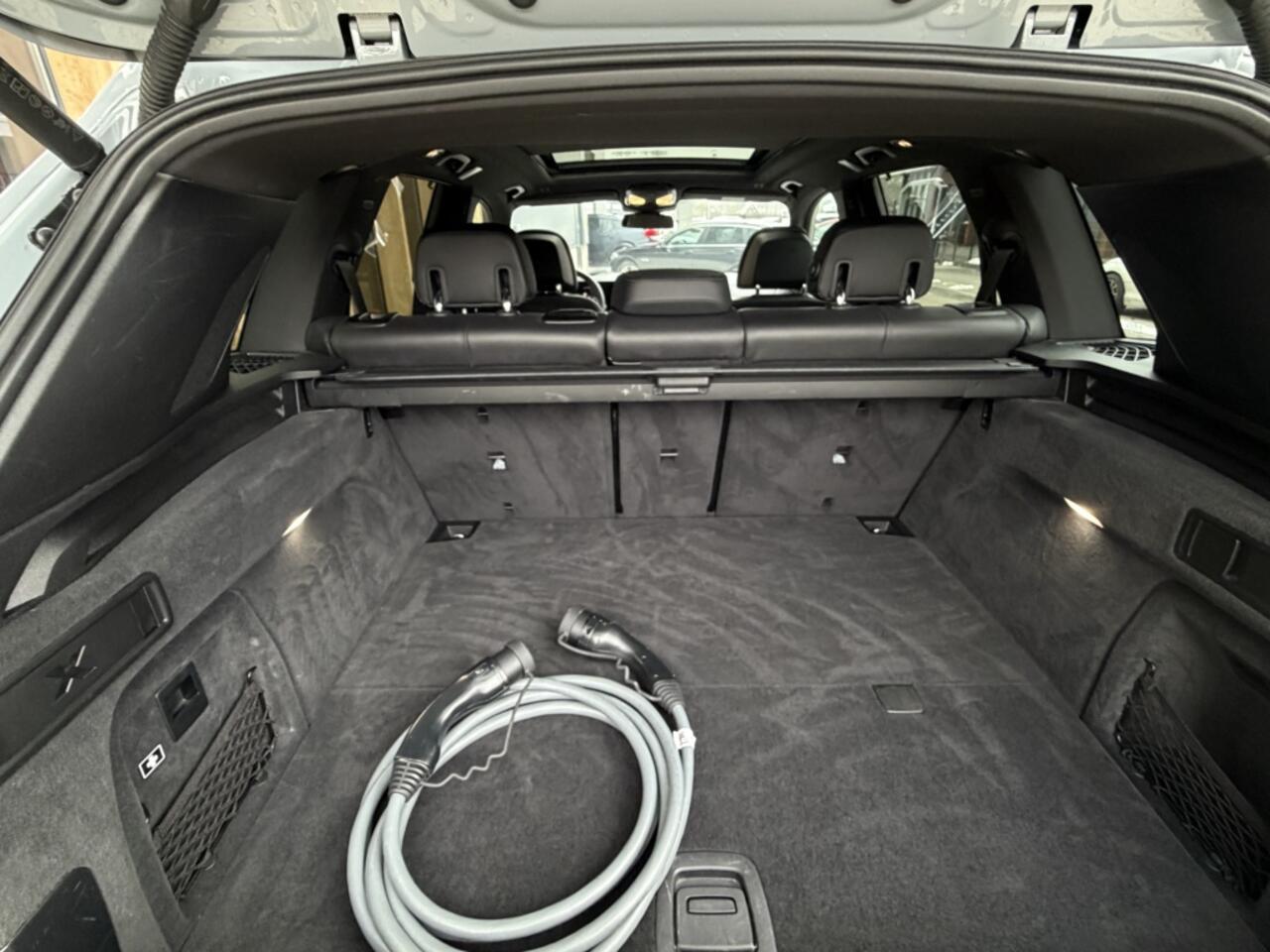 BMW X5 xDrive 50e M-Sport | Skylounge | Driving Assistant | 22 inch