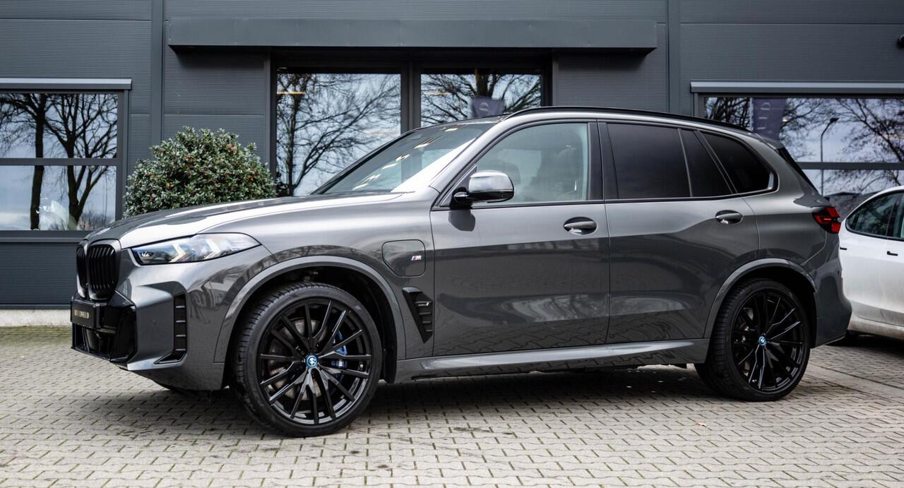 BMW X5 xDrive50e Launch Edition