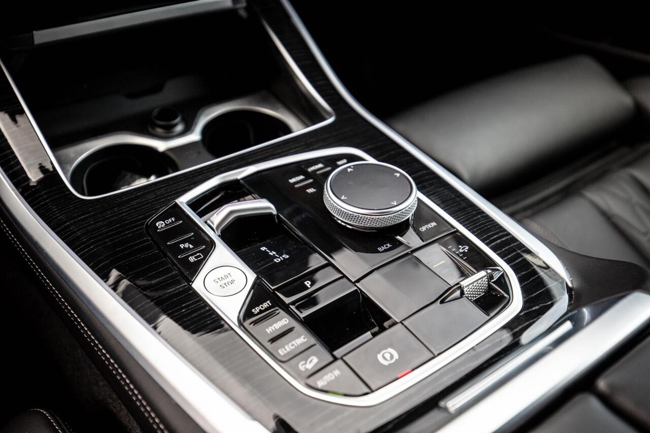 BMW X5 xDrive50e Launch Edition