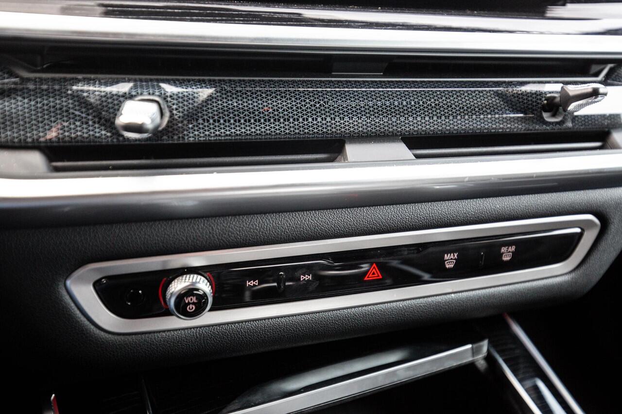 BMW X5 xDrive50e Launch Edition