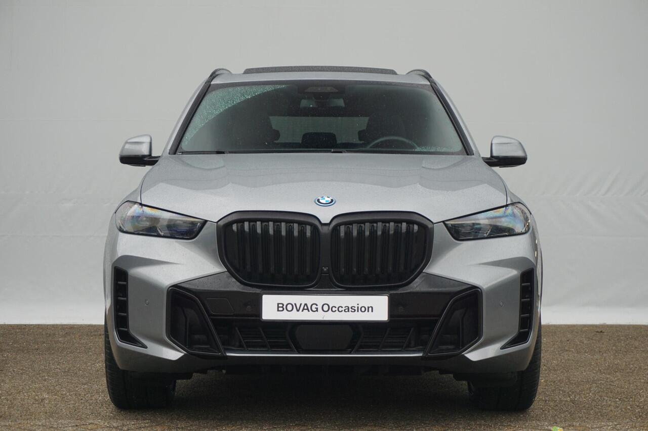 BMW X5 xDrive50e M Sport Pro / Trekhaak / Soft-Close / Comfortstoelen / Driving Assistant Professional / Head-up / Harman Kardon / 21 Inch / Dodehoek detectie