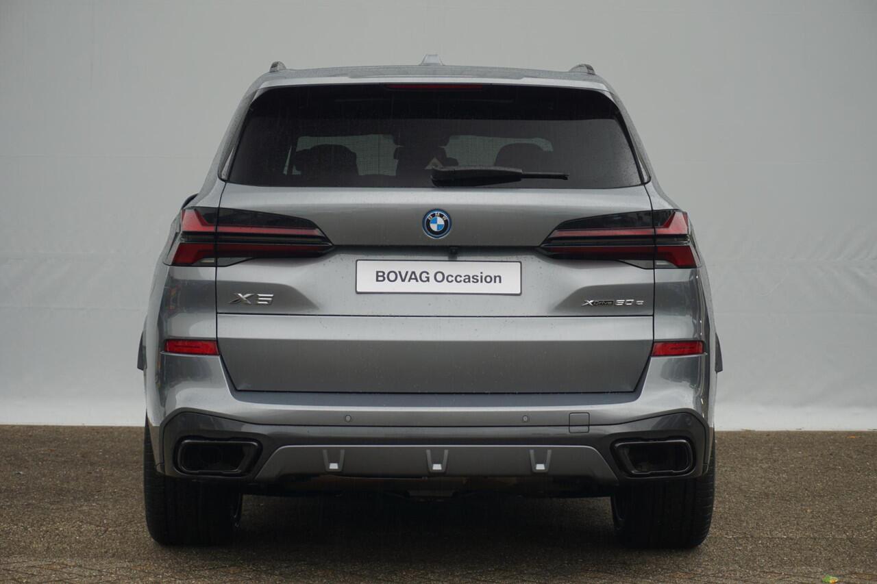 BMW X5 xDrive50e M Sport Pro / Trekhaak / Soft-Close / Comfortstoelen / Driving Assistant Professional / Head-up / Harman Kardon / 21 Inch / Dodehoek detectie