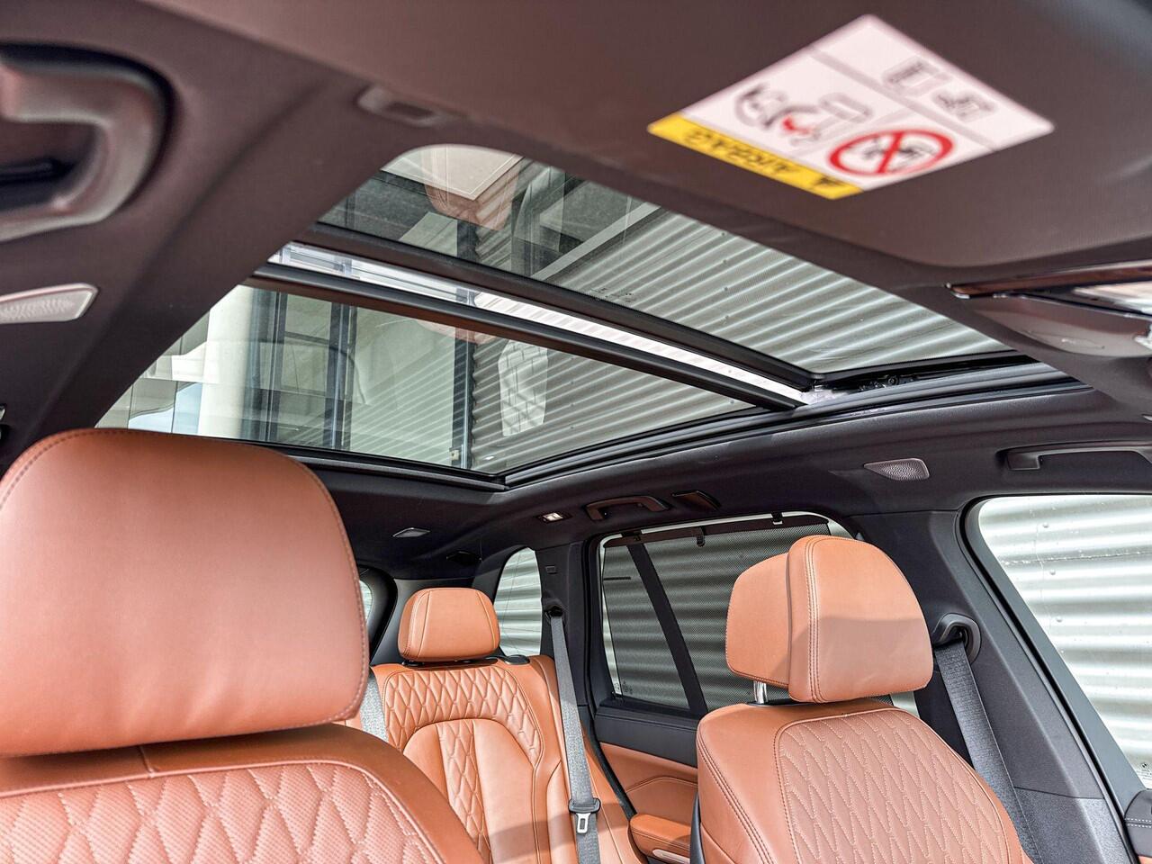 BMW X5 xDrive50e M Sportpakket / Travel Pack / Innovation Pack / Comfort Pack / Selections