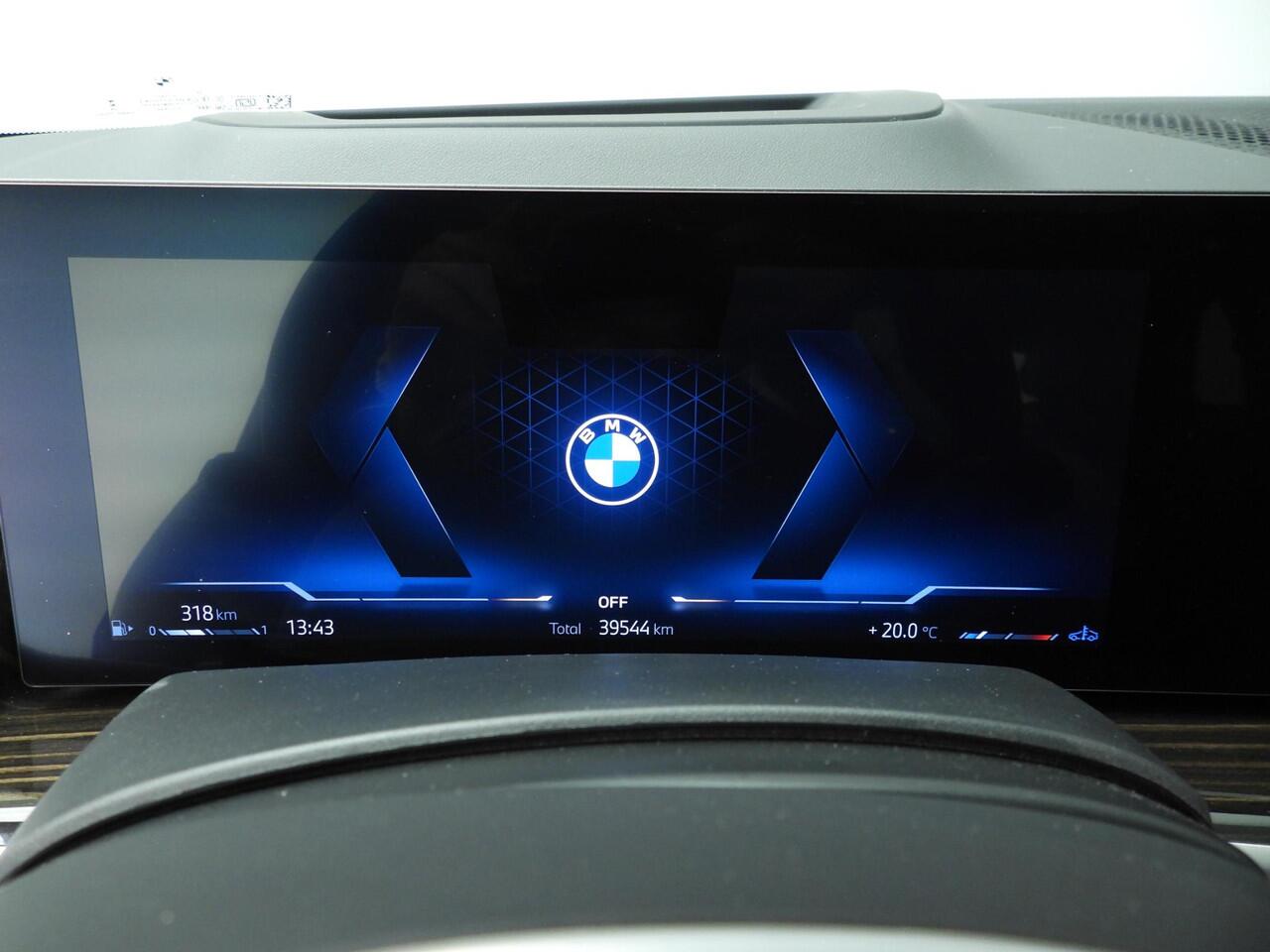 BMW X5 xDrive40i | M-Sportpakket | LED | HUD | Schuifdak | Trekhaak | Comfortzetels | DAB | Harman-kardon sound | Alu 22 inch