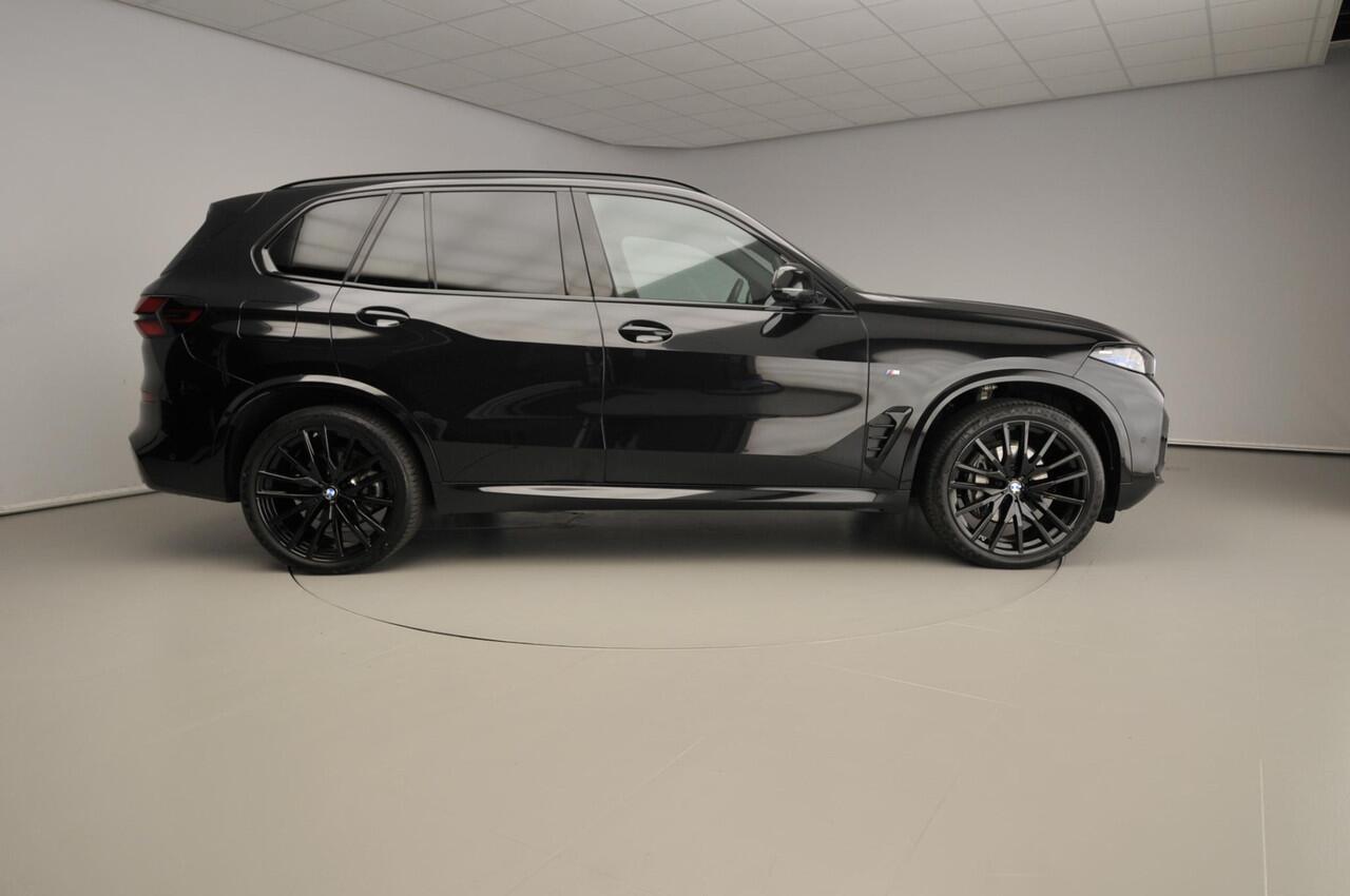 BMW X5 xDrive40i | M-Sportpakket | LED | HUD | Schuifdak | Trekhaak | Comfortzetels | DAB | Harman-kardon sound | Alu 22 inch