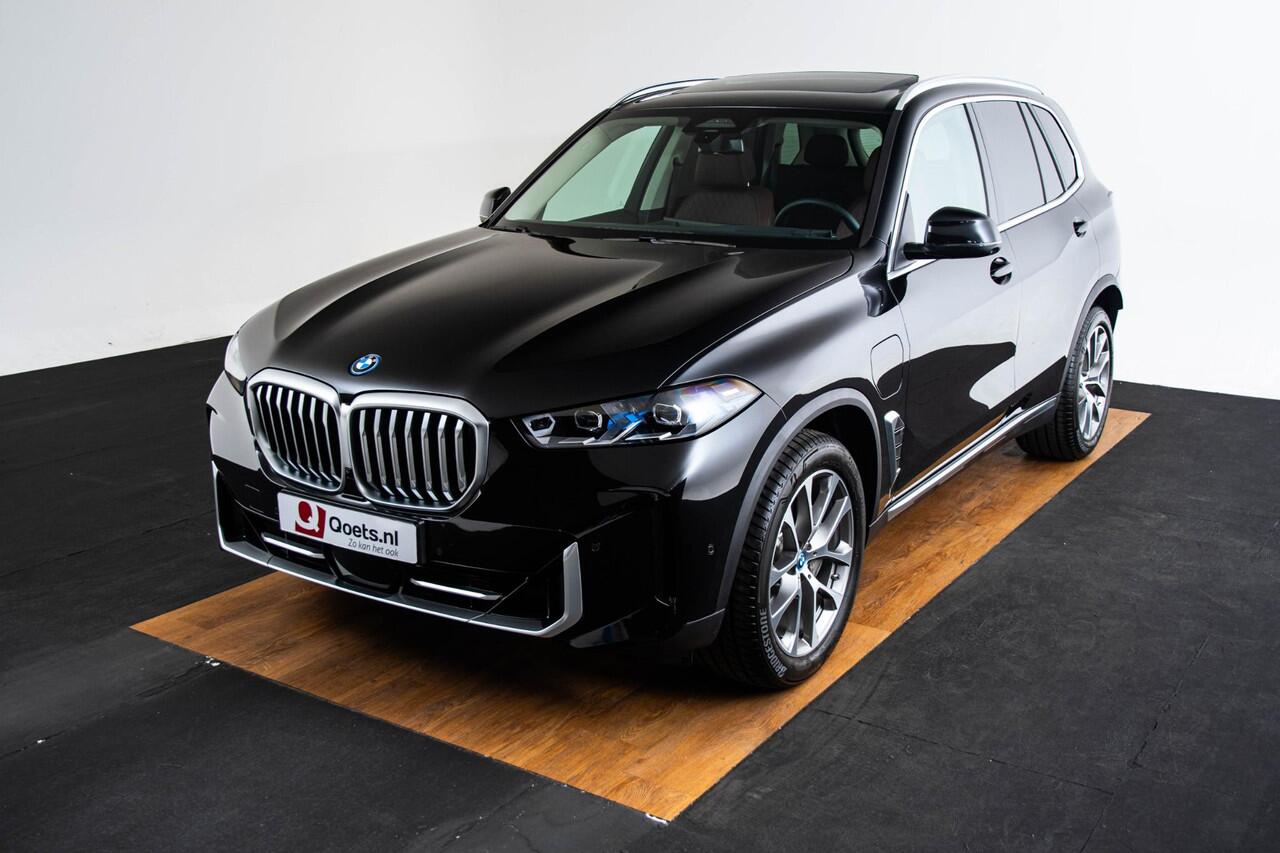 BMW X5 xDrive50e Trekhaak - Panoramadak - Parking/Driving Assistant - Active Protection - Soft Close - Ambiance verlichting - Comfort Access - Getinte/Geluiddempende Ruiten - Warmte Comfort Pack - Comfortstoelen -