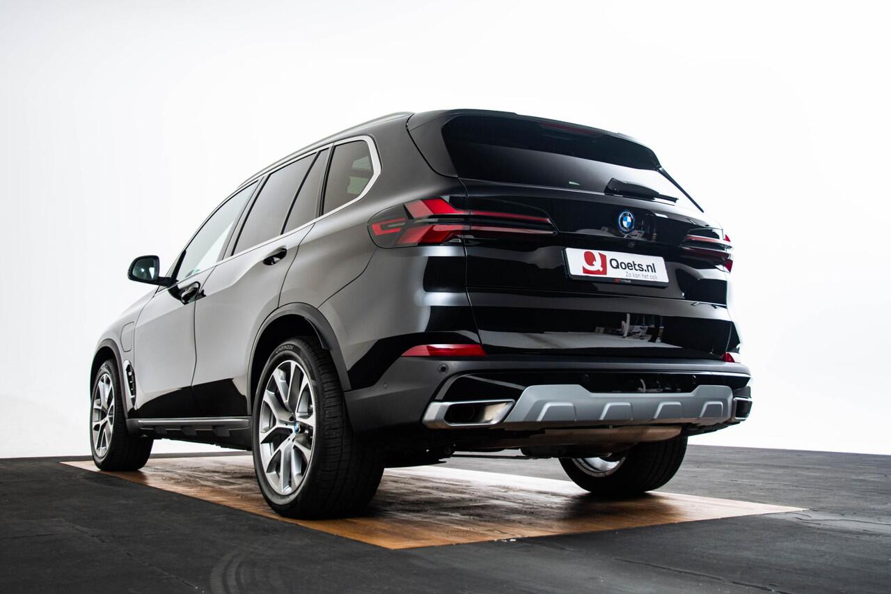 BMW X5 xDrive50e Trekhaak - Panoramadak - Parking/Driving Assistant Professional - Active Protection - Comfort Access - Soft close - Ambiance verlichting - Getinte/Geluiddempende Ruiten - Warmte Comfort Pack -
