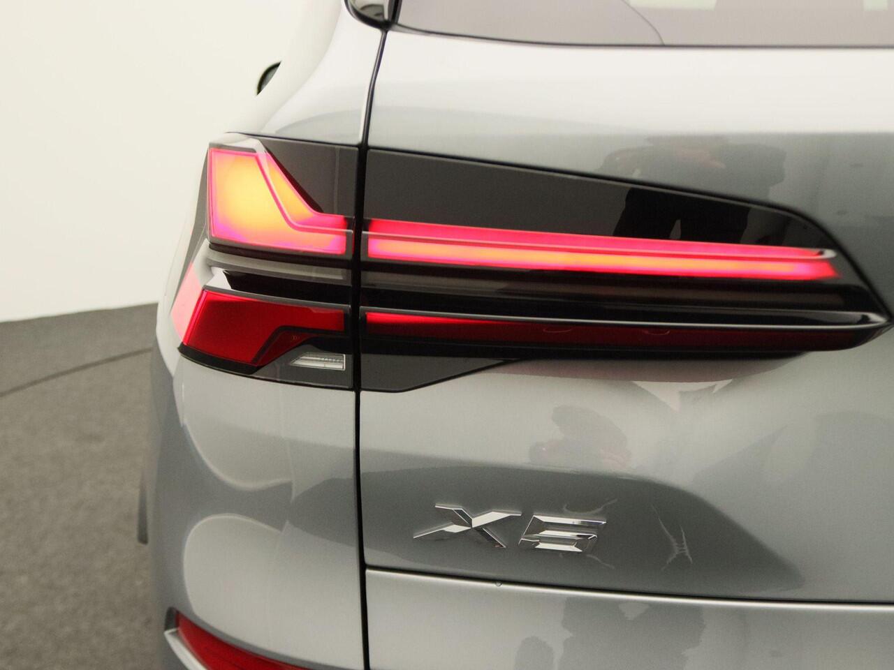 BMW X5 xDrive50e M Sportpakket Pro | Trekhaak | Panoramadak | Driving Assistant Professional | Parking Assistant Professional | Harman Kardon | 21''