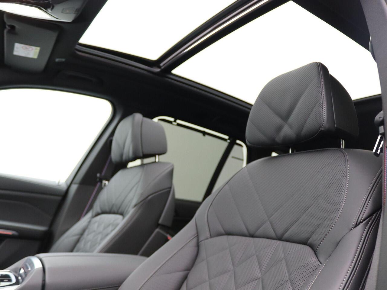 BMW X5 xDrive50e M Sportpakket Pro | Trekhaak | Panoramadak | Driving Assistant Professional | Parking Assistant Professional | Harman Kardon | 21''