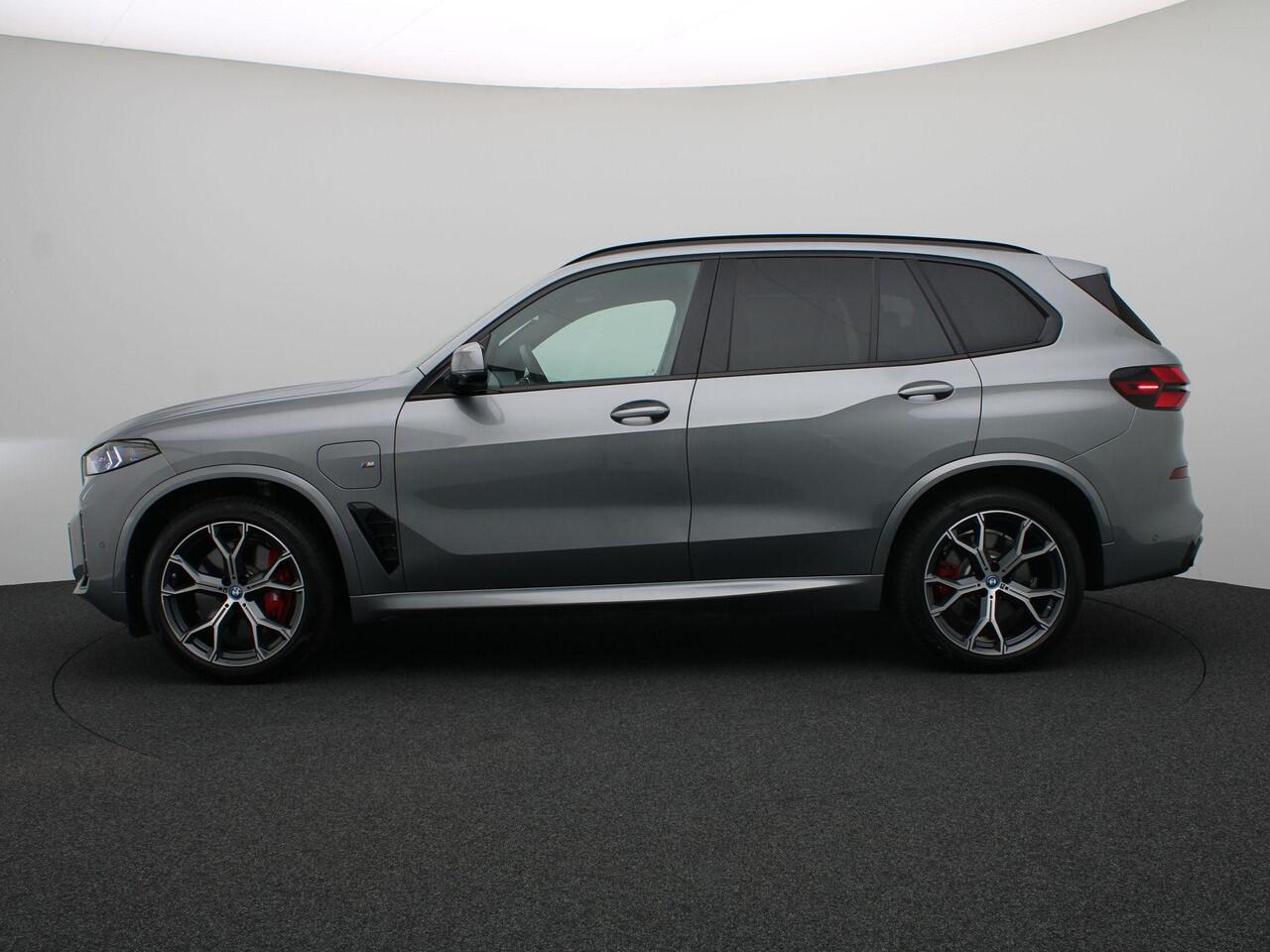 BMW X5 xDrive50e M Sportpakket Pro | Trekhaak | Panoramadak | Driving Assistant Professional | Parking Assistant Professional | Harman Kardon | 21''