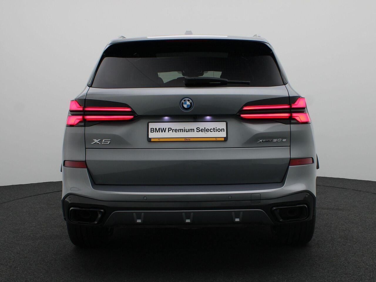 BMW X5 xDrive50e M Sportpakket Pro | Trekhaak | Panoramadak | Driving Assistant Professional | Parking Assistant Professional | Harman Kardon | 21''