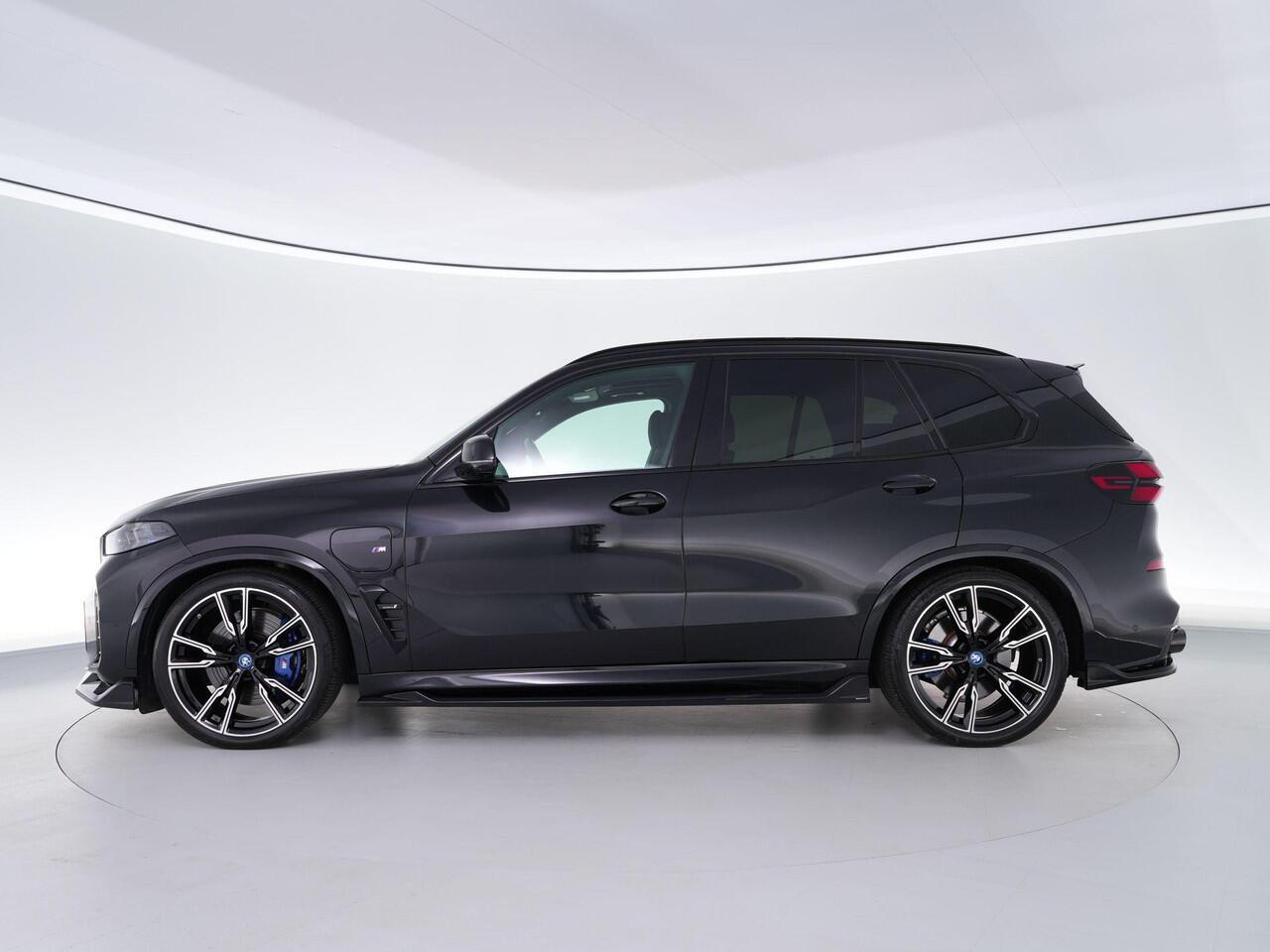 BMW X5 489pk xDrive50e |BTW-auto|M-sport|innovation pack|pano|Harman&Kardon|memory|carbon interieur|HUD|Apple Carplay|360 camera|elek. trekhaak|luchtvering|blind spot|22"|