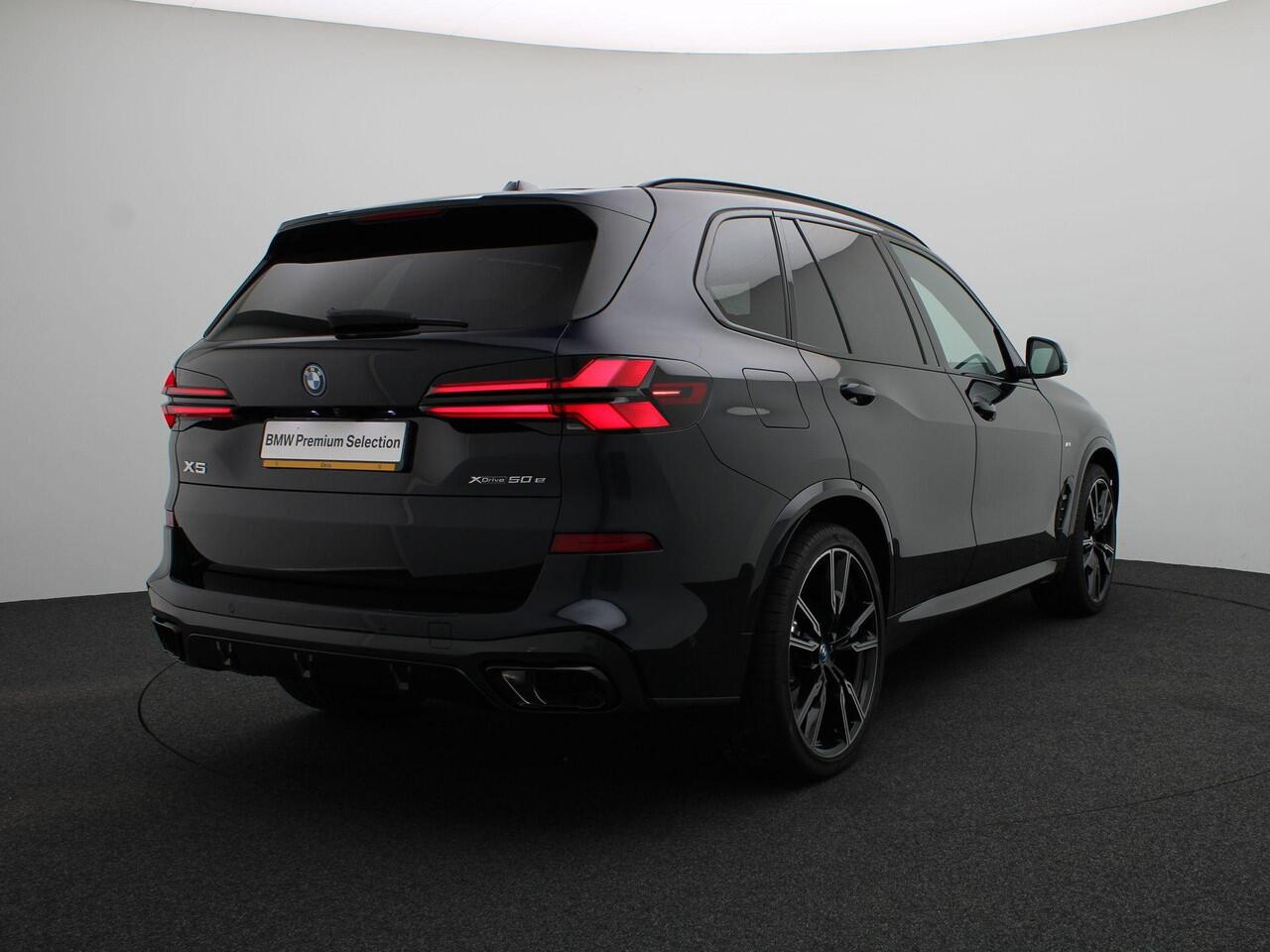 BMW X5 xDrive50e Launch Edition M Sportpkket Pro | Panoramadak | Driving Assist Prof | Stoelventilatie | Harman Kardon | 22" | Lentevoordeel