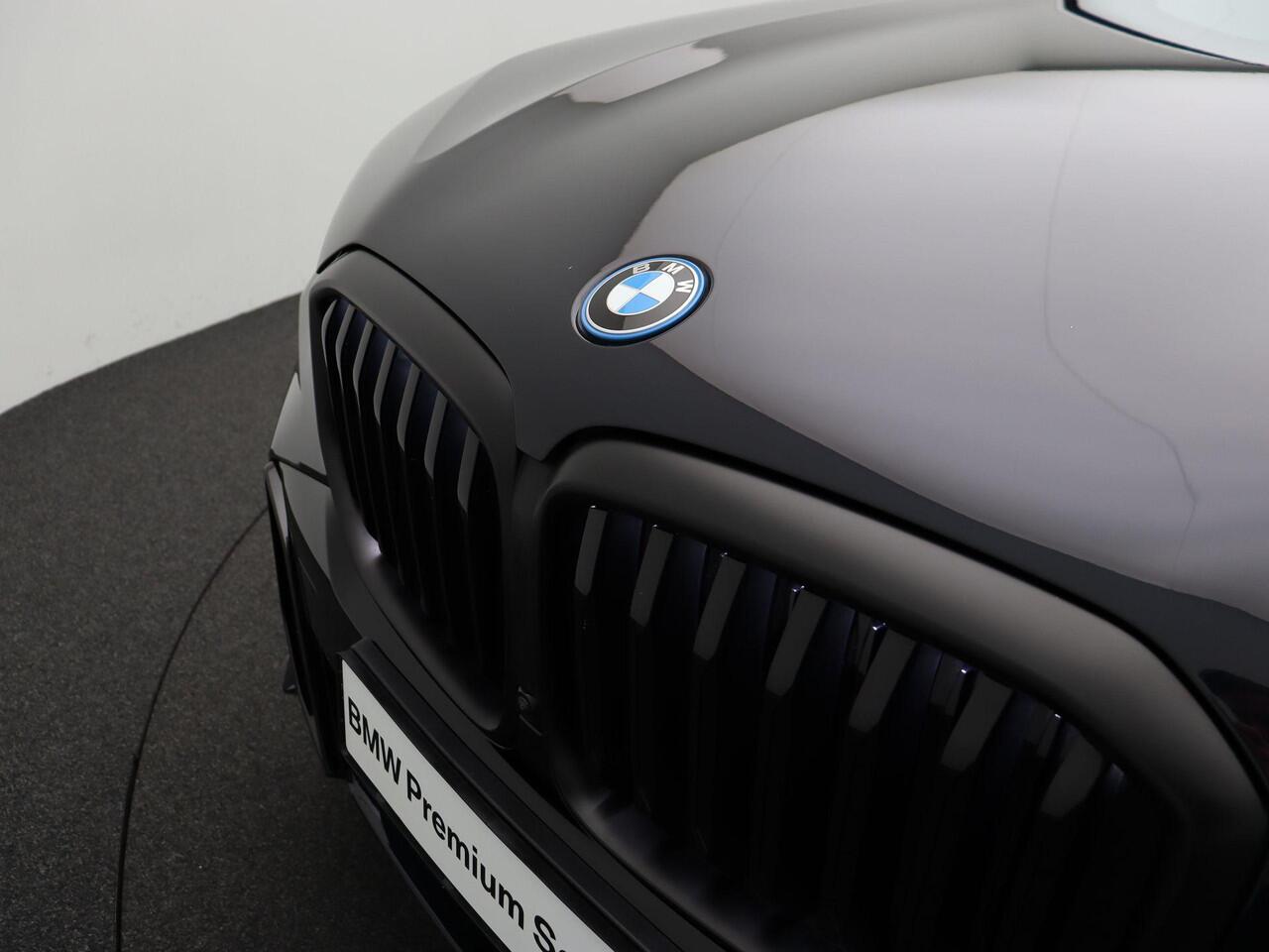 BMW X5 xDrive50e Launch Edition M Sportpkket Pro | Panoramadak | Driving Assist Prof | Stoelventilatie | Harman Kardon | 22" | Lentevoordeel