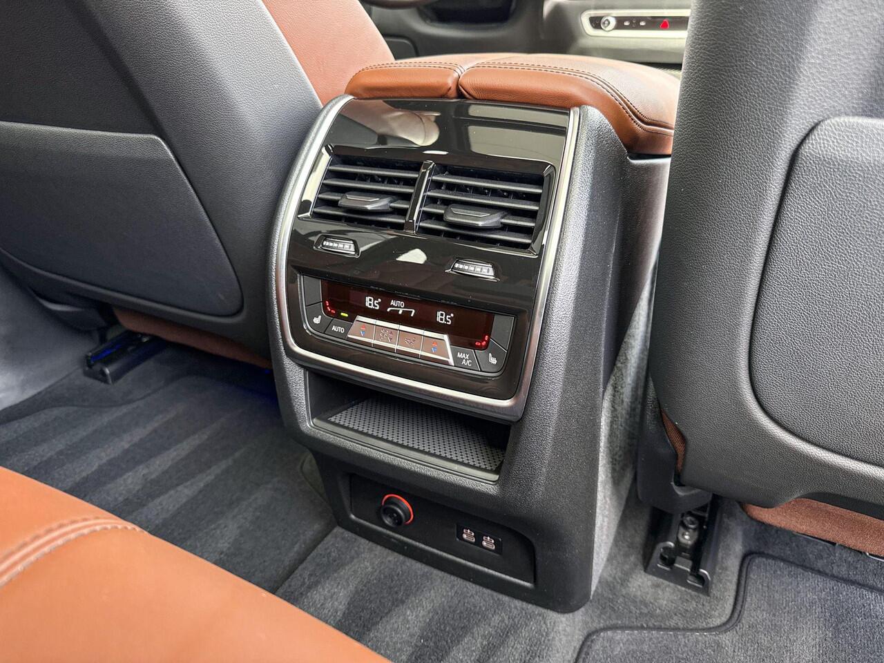 BMW X5 xDrive50e M Sport | Carbon | Trekhaak | Panoramadak