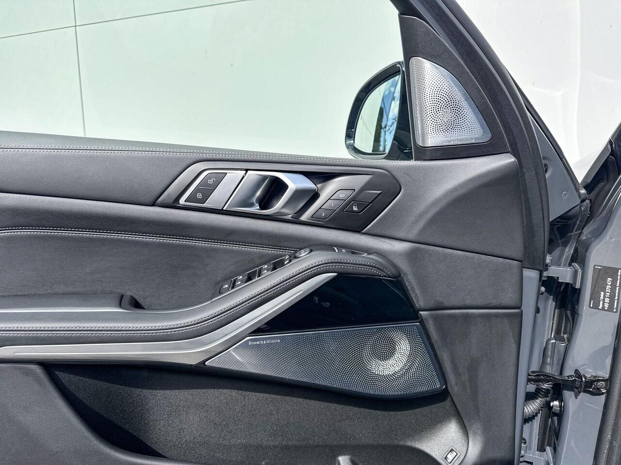 BMW X5 xDrive50e | M-Sport Pro | B&W | Trekhaak | Panoramadak | Stoelventilatie voor beide voorstoelen |