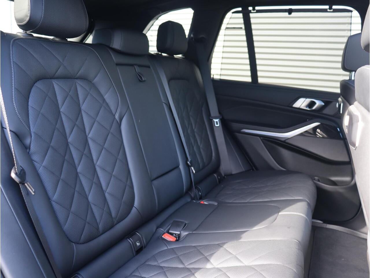 BMW X5 xDrive50e | High Executive | M Sportpakket | Trekhaak | Panodak | Driving Assistant Prof. | Parking Assistant Prof. | Head-Up | Harman Kardon | Comfort Access | Active Steering | 22'' LMV