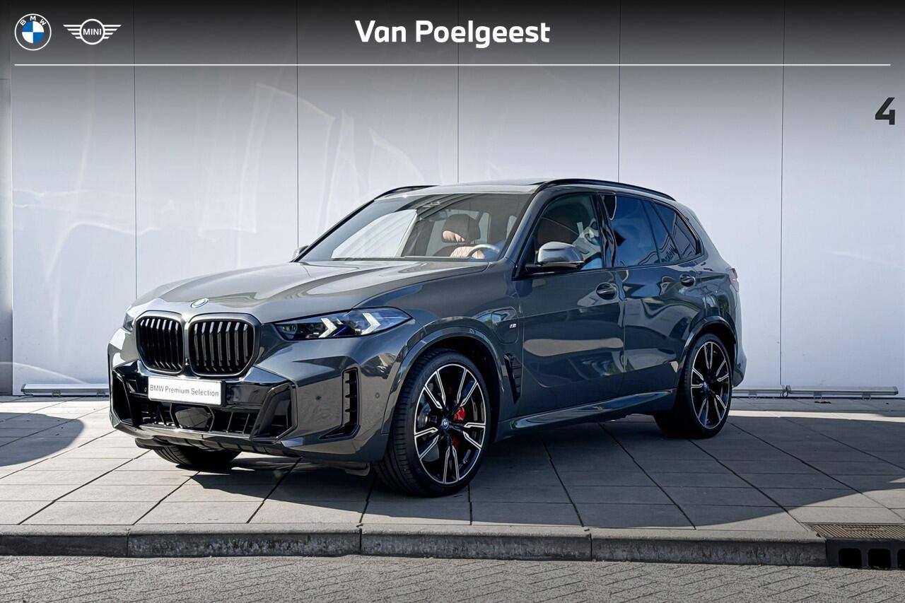 BMW X5 xDrive50e M-Sport / Driving Assistant Professional / Stoelmassage / Stoelventilatie / Soft Close / Driving Assistant Professional / Harman Kardon / Head-Up / Glazen panoramadak / Trekhaak Zwenkbaar / Iconic Glow / 22 Inch
