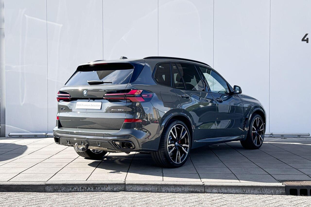 BMW X5 xDrive50e M-Sport / Driving Assistant Professional / Stoelmassage / Stoelventilatie / Soft Close / Driving Assistant Professional / Harman Kardon / Head-Up / Glazen panoramadak / Trekhaak Zwenkbaar / Iconic Glow / 22 Inch