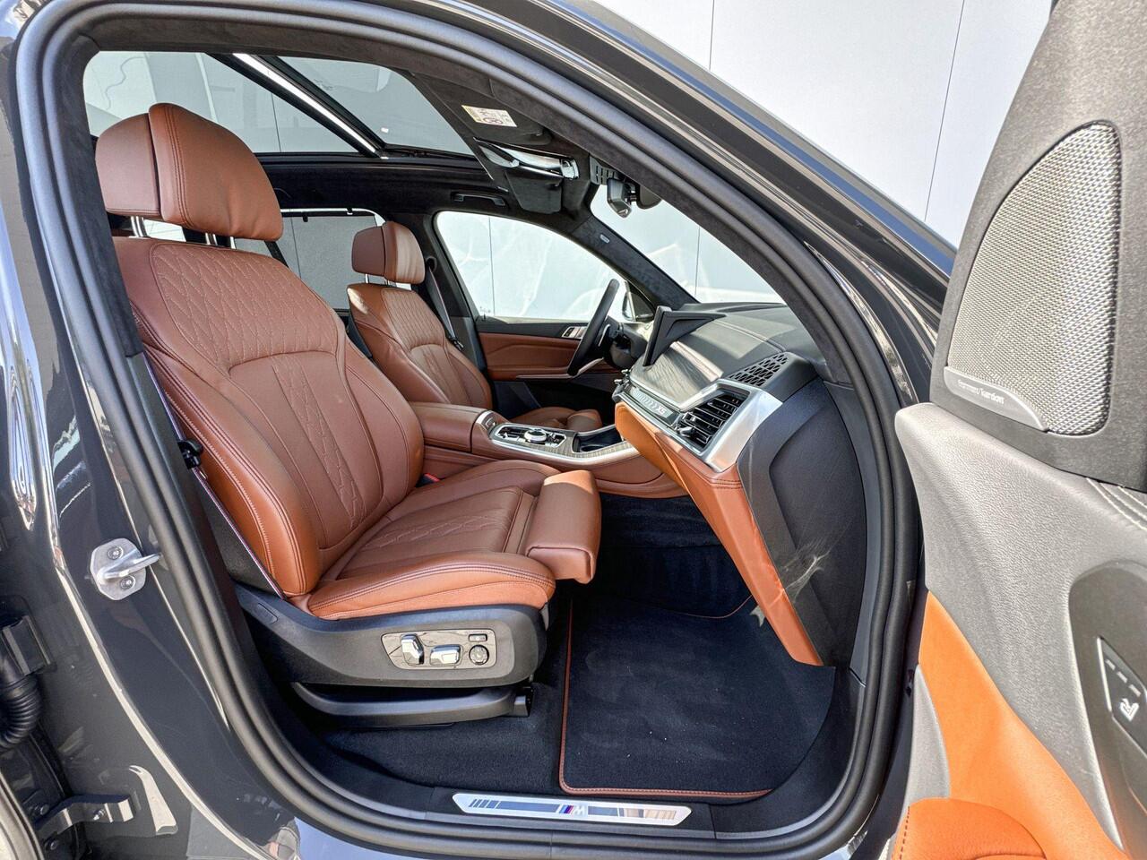 BMW X5 xDrive50e M-Sport / Driving Assistant Professional / Stoelmassage / Stoelventilatie / Soft Close / Driving Assistant Professional / Harman Kardon / Head-Up / Glazen panoramadak / Trekhaak Zwenkbaar / Iconic Glow / 22 Inch