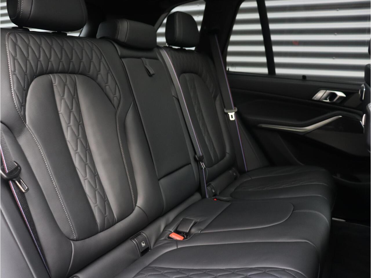 BMW X5 xDrive50e | High Executive | M Sportpakket Pro | Panodak | Trekhaak | Driving Assistant Prof. | Head-Up | Harman Kardon | Soft Close | Stoelventilatie | 22'' LMV