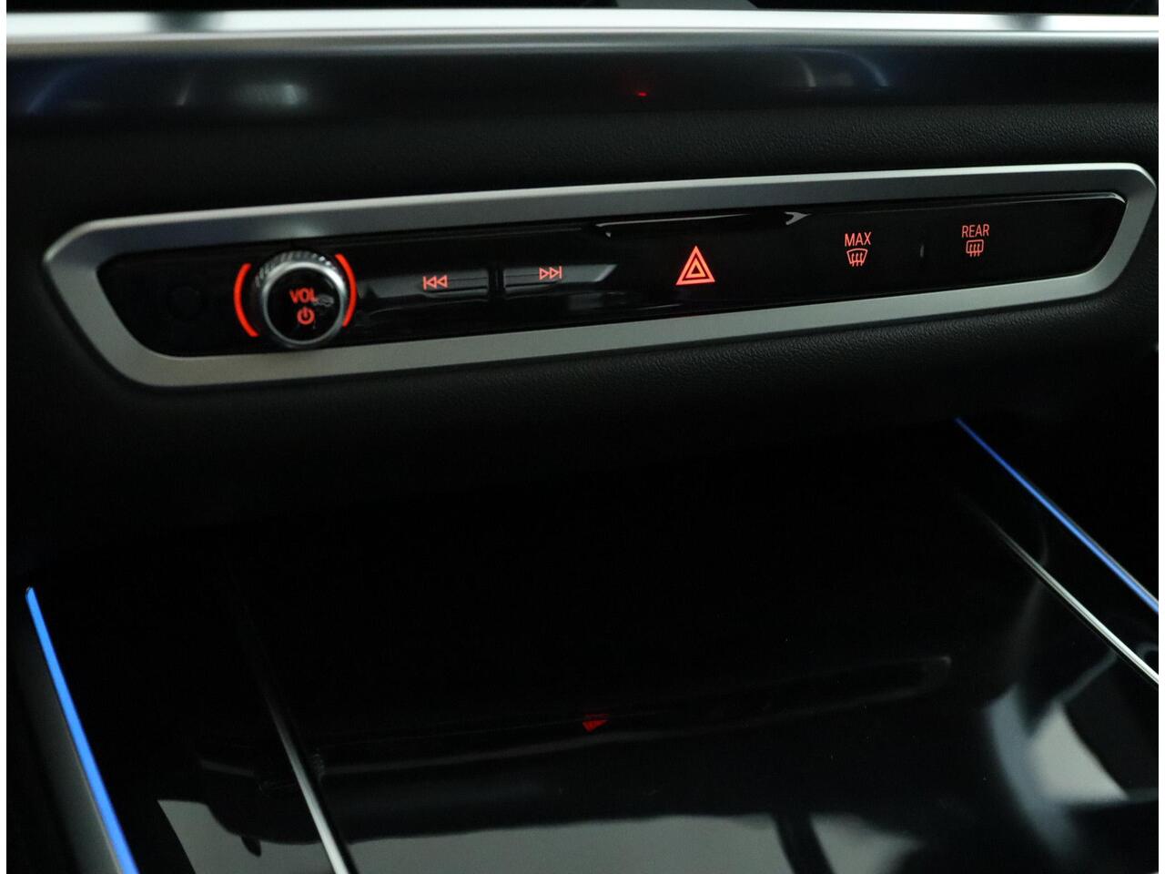 BMW X5 xDrive50e M Sportpakket Pro | Innovation Pack | Driving Assistant Prof | Trekhaak | Iconic Glow | Stoelventilatie