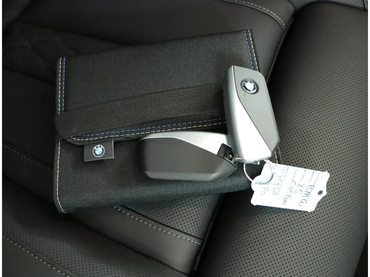 BMW X5 xDrive50e M Sportpakket Pro | Innovation Pack | Driving Assistant Prof | Trekhaak | Iconic Glow | Stoelventilatie