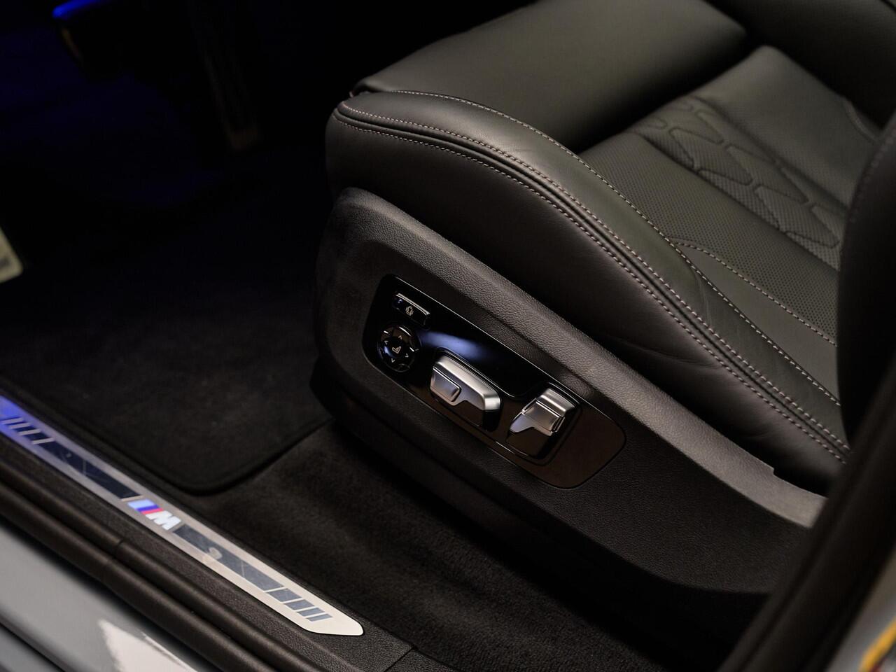 BMW X5 xDrive50e M Sport Pro, M stoelen, 4-wielbest., B&W, massage, CraftedClarity, pano, Merino, memory, 22", HUD, tr.haak, privacy