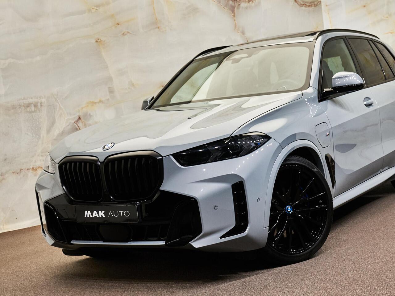 BMW X5 xDrive50e M Sport Pro, M stoelen, 4-wielbest., B&W, massage, CraftedClarity, pano, Merino, memory, 22", HUD, tr.haak, privacy