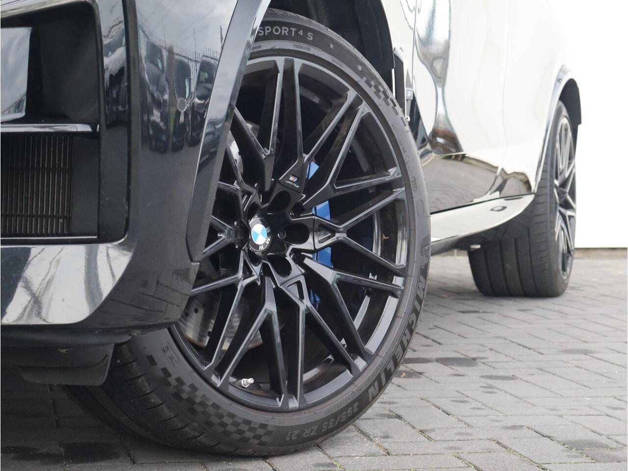 BMW X5 M Competition / Bowers & Wilkins / Soft Close / Stoelventilatie / Skylounge Panoramadak / Trekhaak / 22'' /
