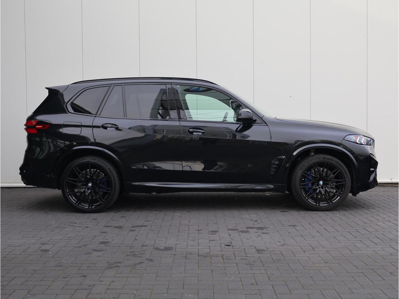 BMW X5 M Competition / Bowers & Wilkins / Soft Close / Stoelventilatie / Skylounge Panoramadak / Trekhaak / 22'' /