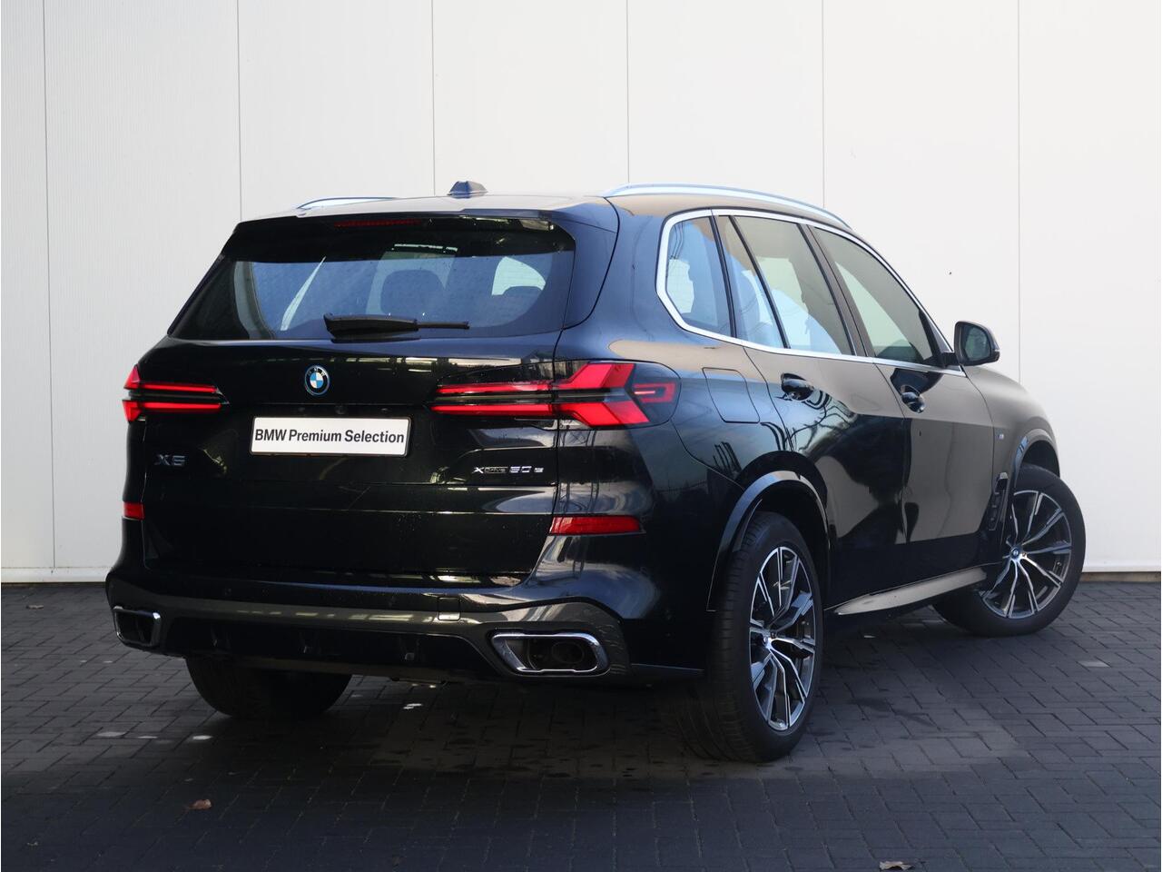 BMW X5 xDrive50e M Sportpakket/ 20 inch LM/ Comfort Access/ Elektrische Trekhaak/ Panoramadak/ Harman-Kardon