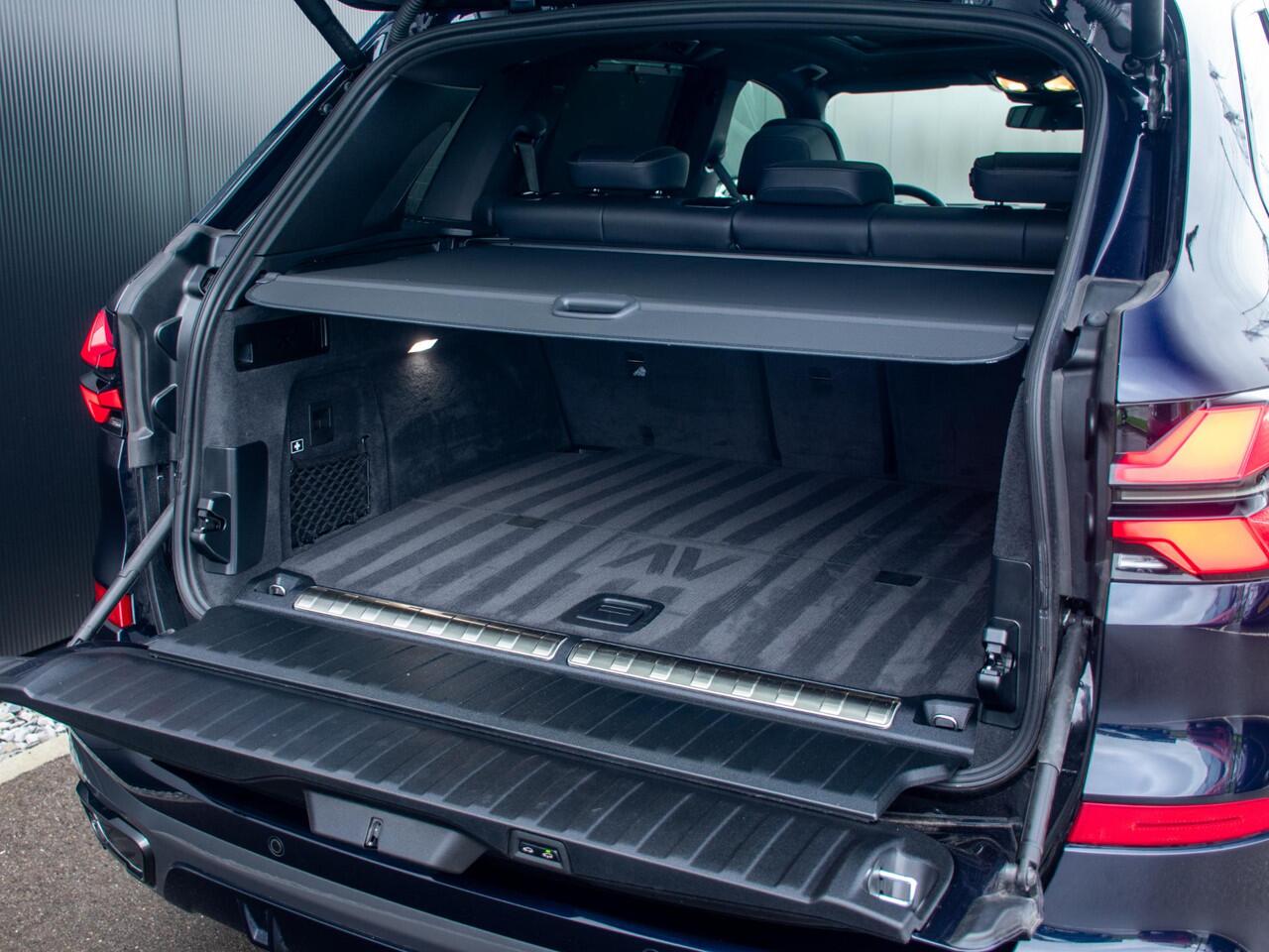 BMW X5 xDrive50e | M Sport | Trekhaak | Achteras besturing | Schuif-/kantel Pano | Adapt. Cruise | Adapt. LED | Massage | Softclose | Head-up |