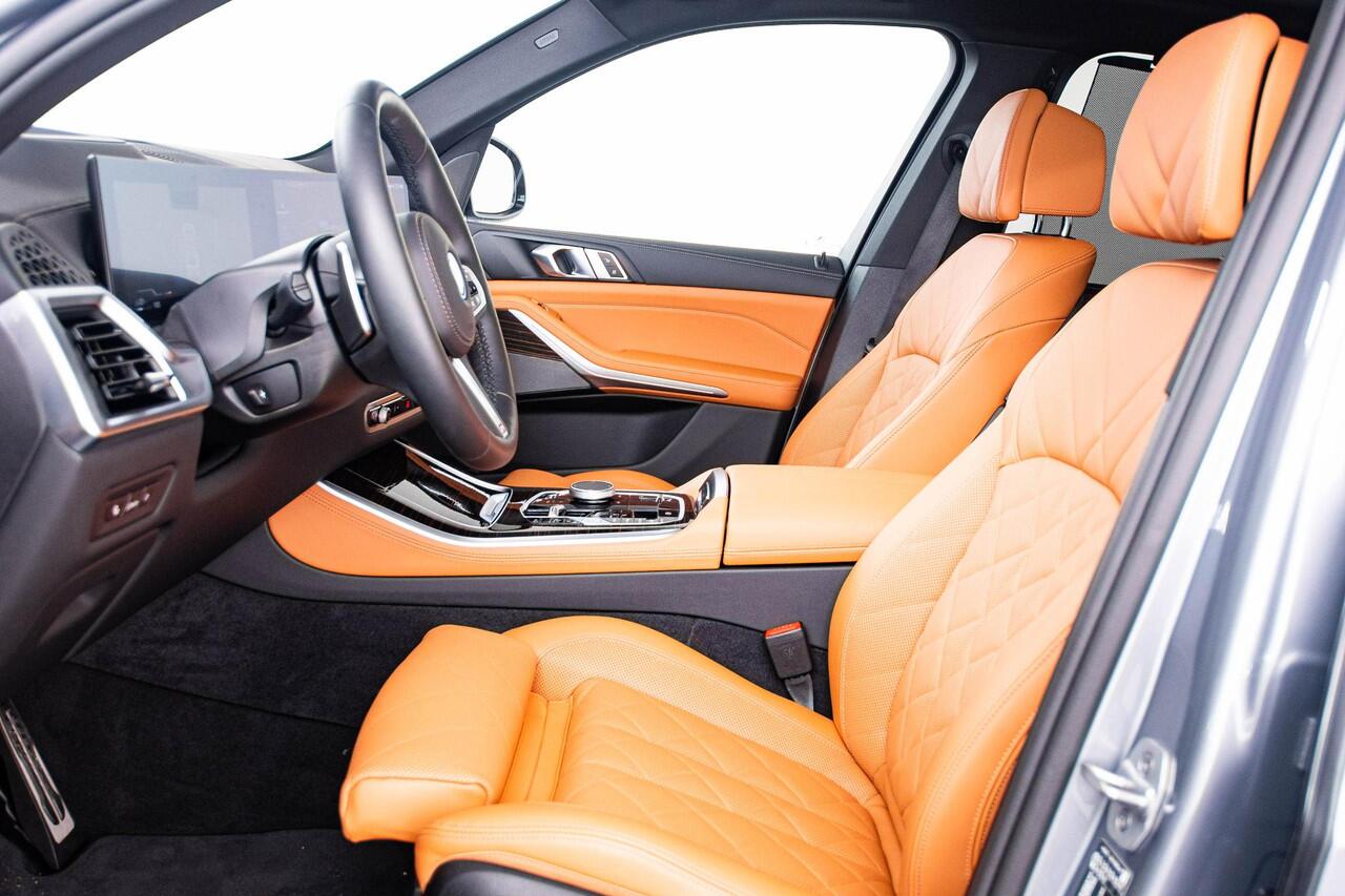 BMW X5 xDrive50e M Sport - Trekhaak - Panoramadak - Warmte Comfort Pack - Comfortstoelen - Travel en Comfort systeem - Comfort Access - Soft Close - Parking/Driving Assistant Professional - Harman Kardon -