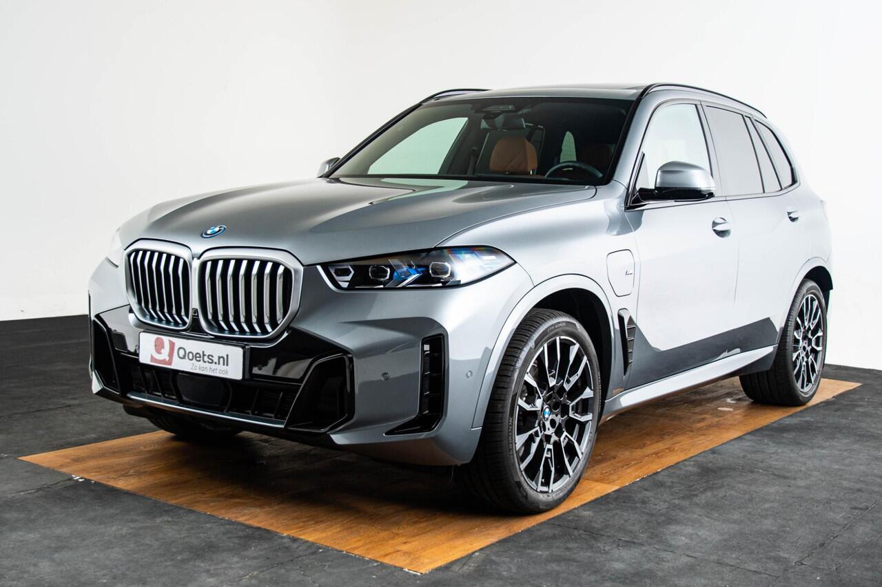 BMW X5 xDrive50e M Sport - Trekhaak - Panoramadak - Warmte Comfort Pack - Comfortstoelen - Travel en Comfort systeem - Comfort Access - Soft Close - Parking/Driving Assistant Professional - Harman Kardon -