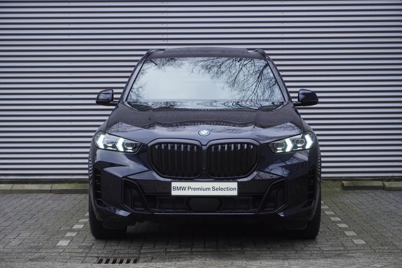 BMW X5 xDrive50e M Sportpakket | Comfort Pack | 21 inch LM M V-spaak (Styling 915 M) | Soft-Close | Glazen panoramadak | Driving Assistant Professional