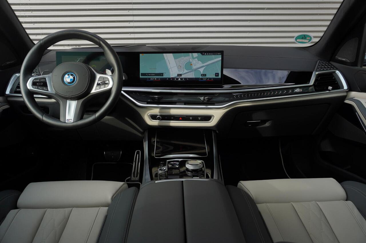 BMW X5 xDrive50e M Sportpakket | Comfort Pack | 21 inch LM M V-spaak (Styling 915 M) | Soft-Close | Glazen panoramadak | Driving Assistant Professional