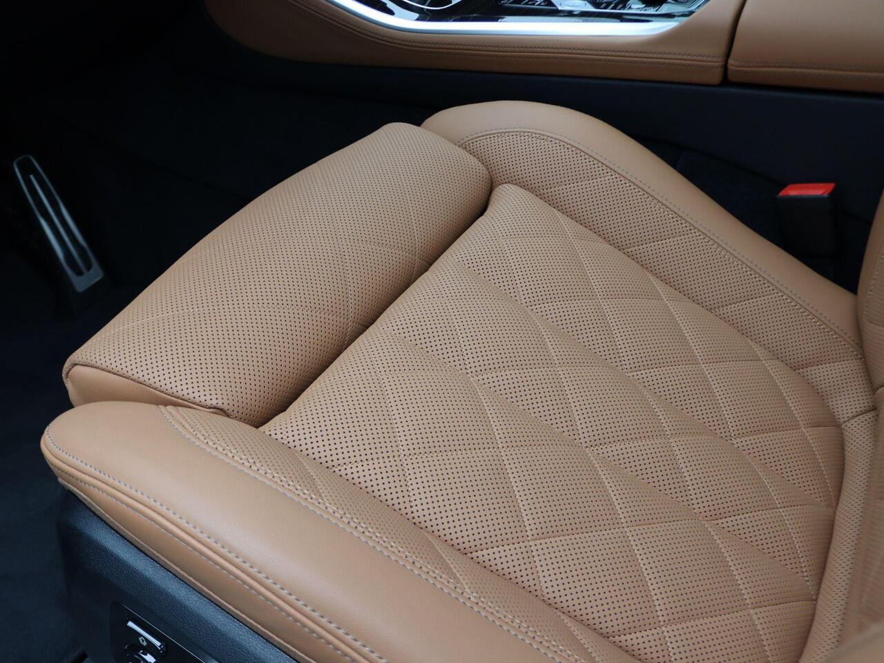 BMW X5 xDrive50e M Sportpakket Pro | Travel Pack | Innovation Pack | Trekhaak | Panoramadak | Harman Kardon | 20"